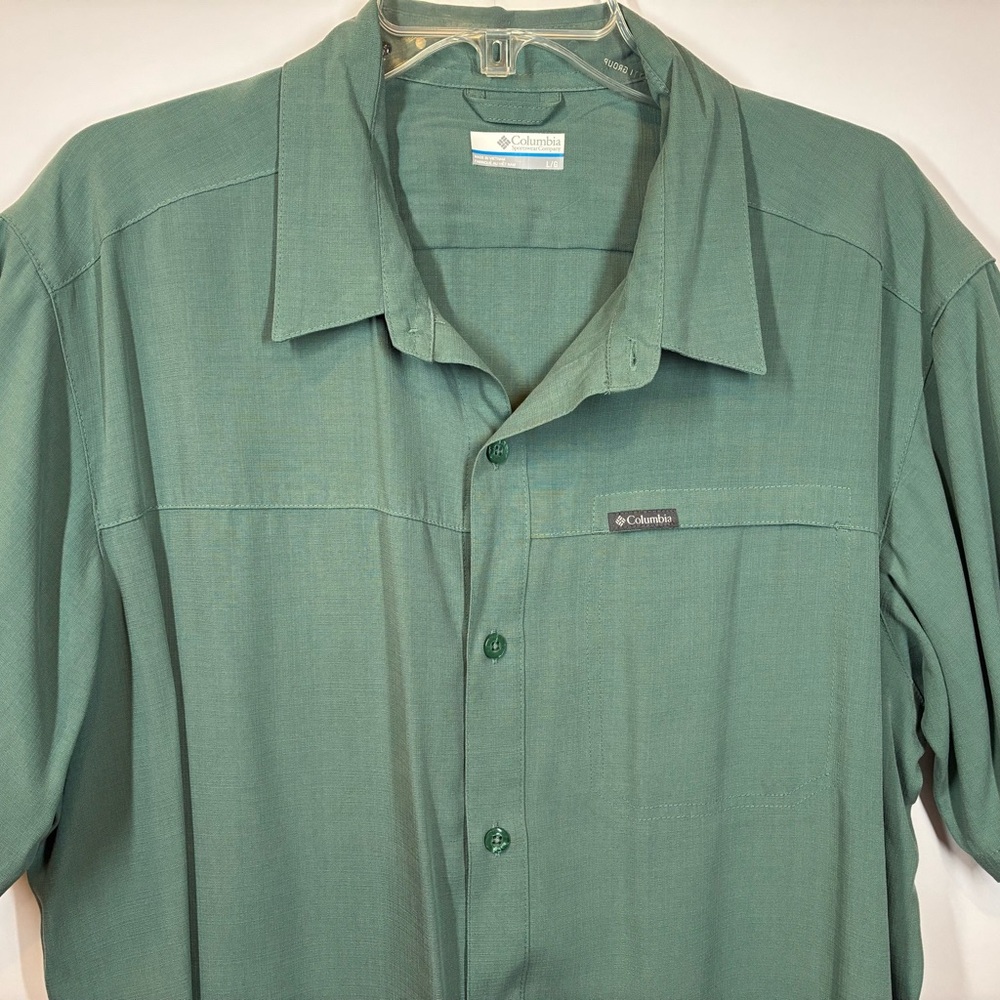 Columbia Men's Short Sleeve Button-Up Shirt in Sage Green - Picture 3 of 5